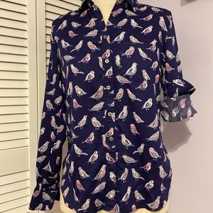 Gap shrunken boyfriend shirt.